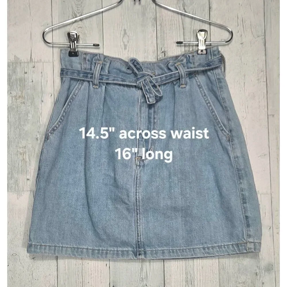 Hollister Light Wash Paper Bag Waist Denim Mini Skirt Sz. 5 / 27